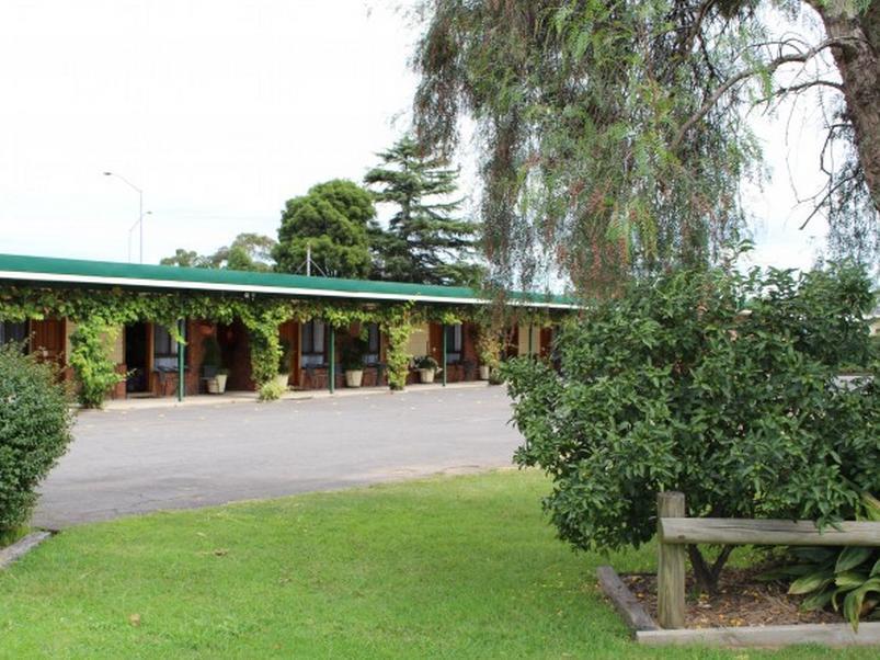 The Wayfarer Motel Мъсуелбрук Екстериор снимка