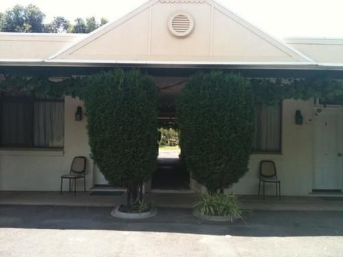 The Wayfarer Motel Мъсуелбрук Екстериор снимка